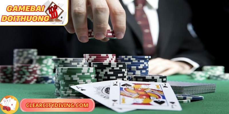 Hành động khi xáo và chia bài có dấu hiệu bất thường