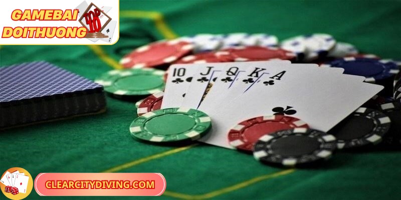 Phỏm là game bài truyền thống hấp dẫn rất được ưa chuộng tại Việt Nam