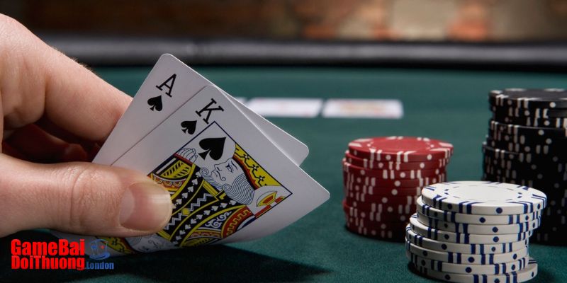 Chiến thuật poker giải ở early stage là chọn bài khởi đầu mạnh