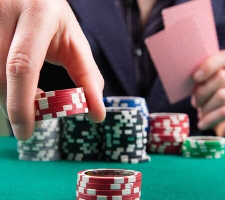 Chiến thuật poker giải: Bí quyết giúp bạn tiến sâu trong mọi giải đấu
