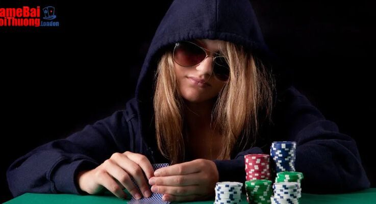 Continuation bet vs semi bluff : Công cụ kiểm soát pot trong poker