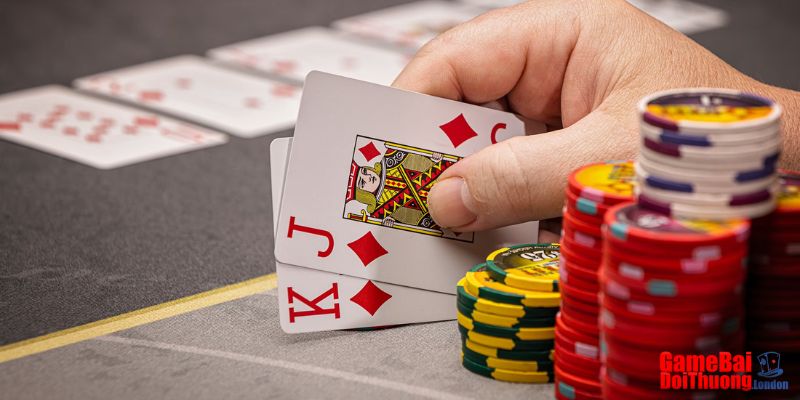 Tất cả biến thể poker đều sử dụng bộ bài tây 52 lá tiêu chuẩn