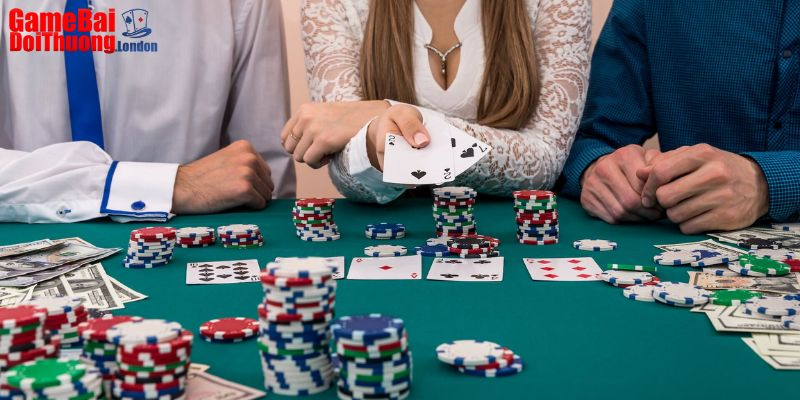 Draw là từ vựng dùng để chỉ tình huống thiếu 1 lá để hoàn thiện bài mạnh